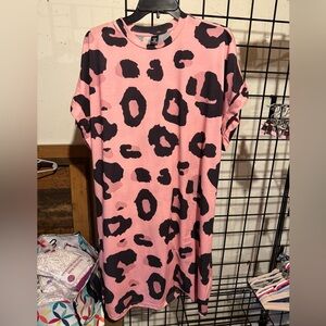 SHEIN Curve Pink and Black Patterned Top